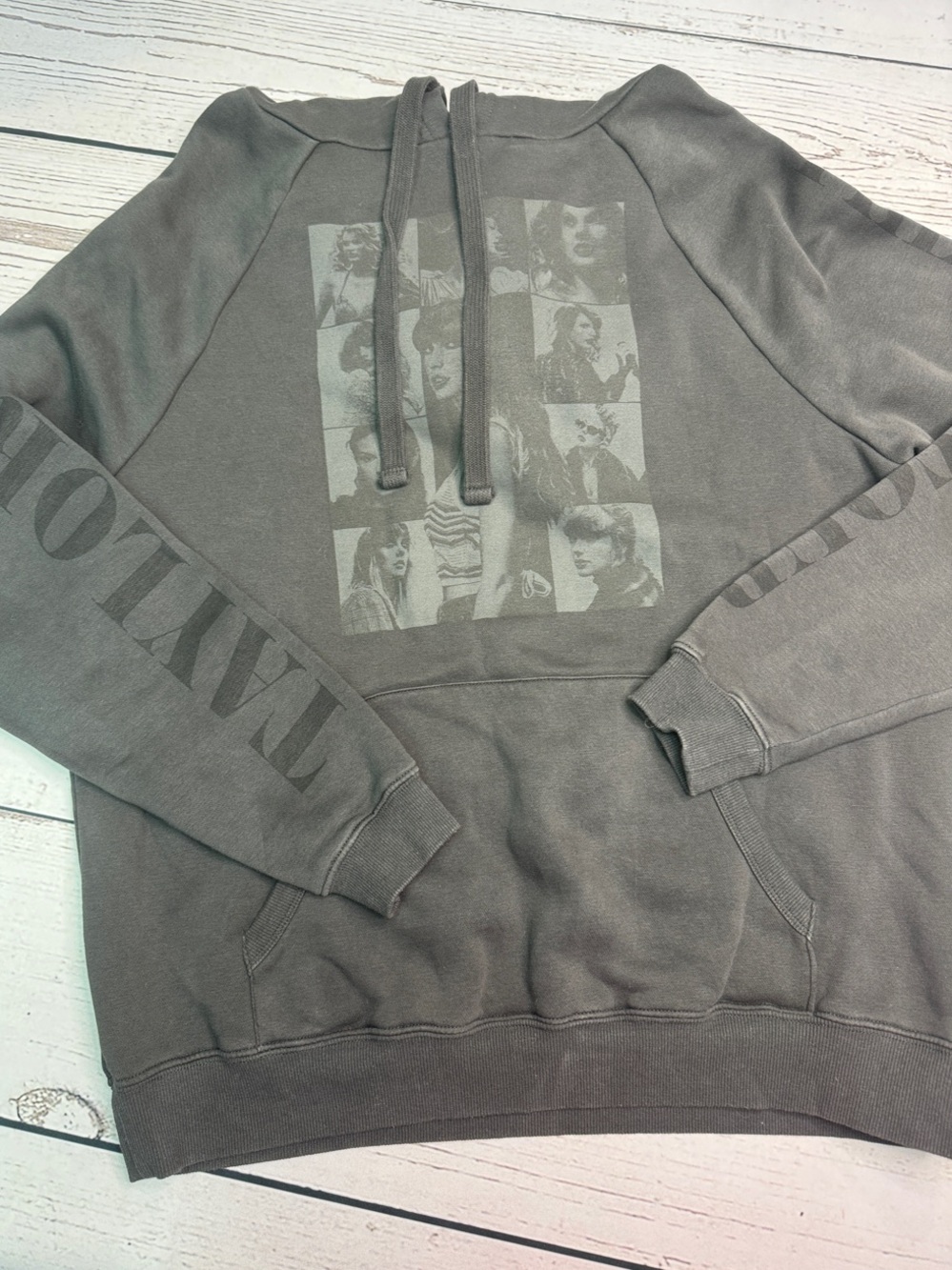 Women’s TAYLOR SWIFT Eras Tour Hoodie Size S